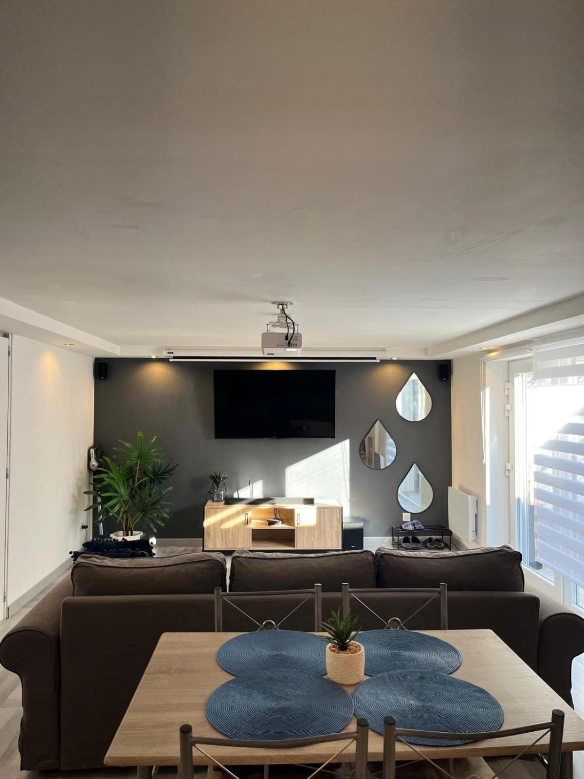 Tres Bel Appartement Type Loft De 40 M2 Dans Maison Avec Parking Privatif Lingolsheim Exterior photo